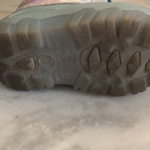 Frozen toddler snow boots - Picture 9 of 10